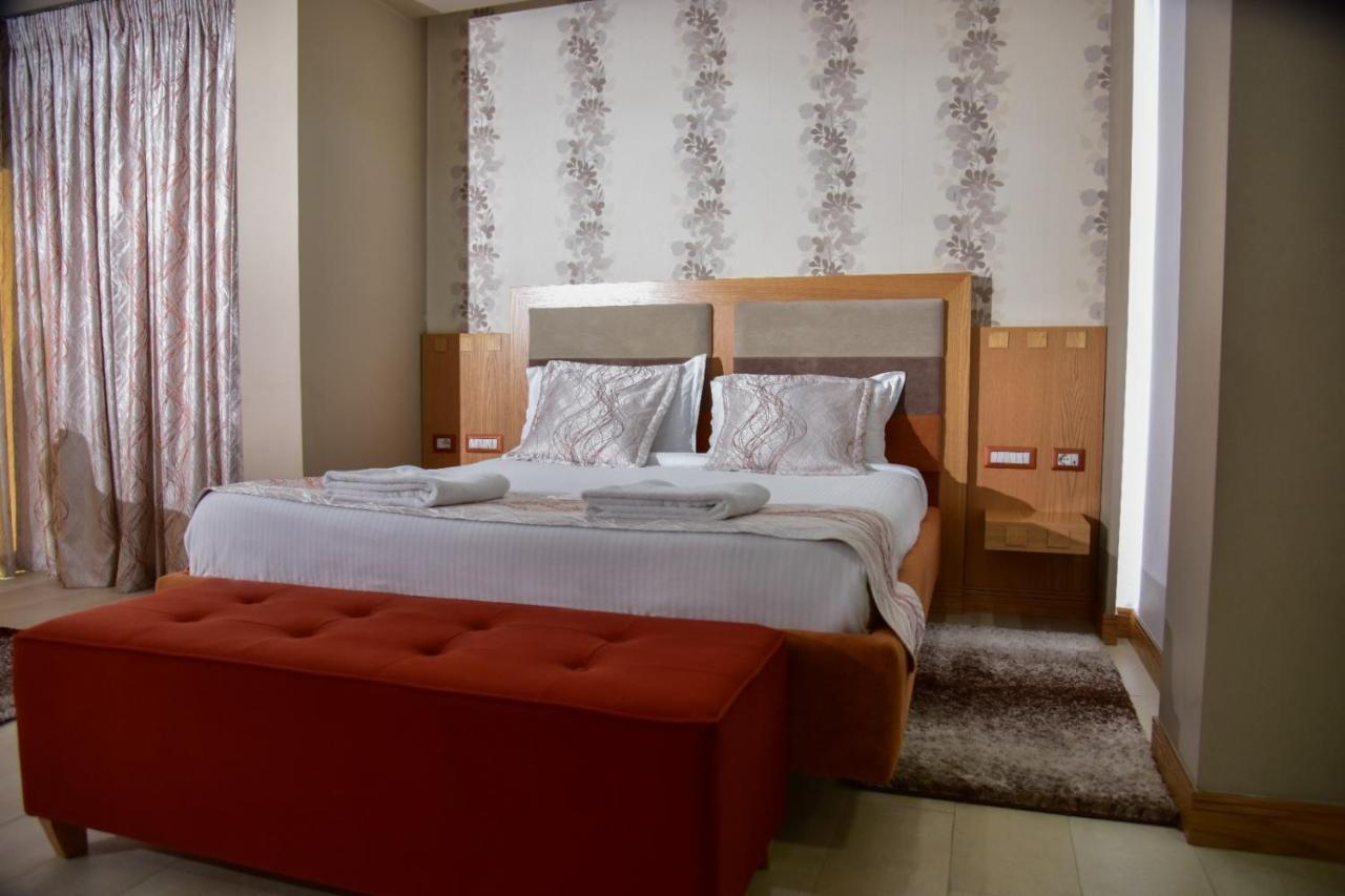 New W Hotel Tirana Eksteriør billede